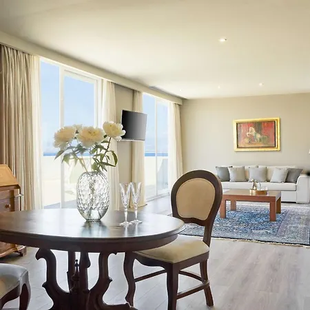 Mon Repos Palace - Adults Only מלון